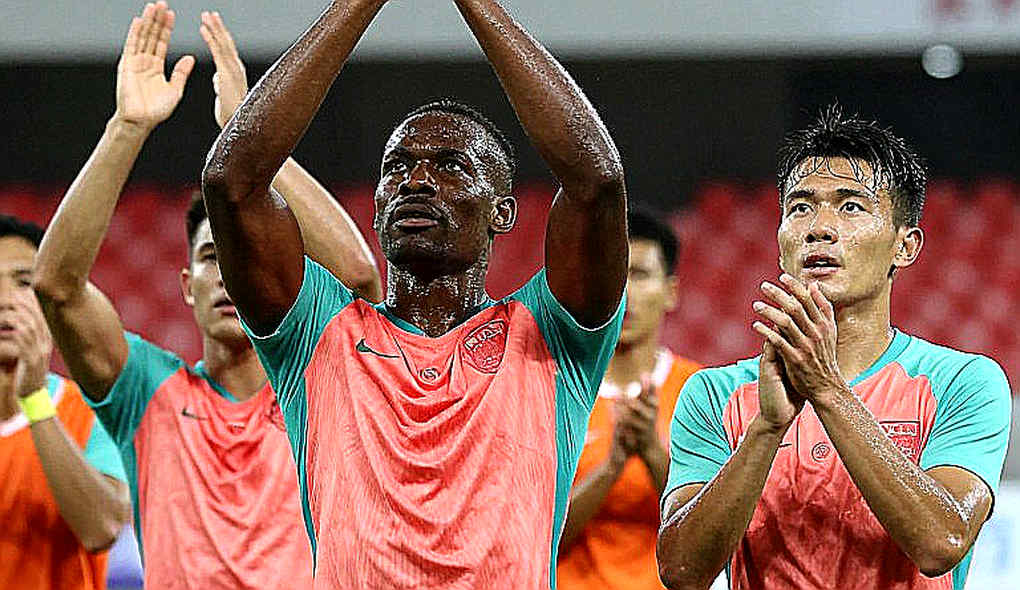 কিউবারসির চুপচাপ ডাক: যে বোঝাটা কেউ মাপতে চায় না
