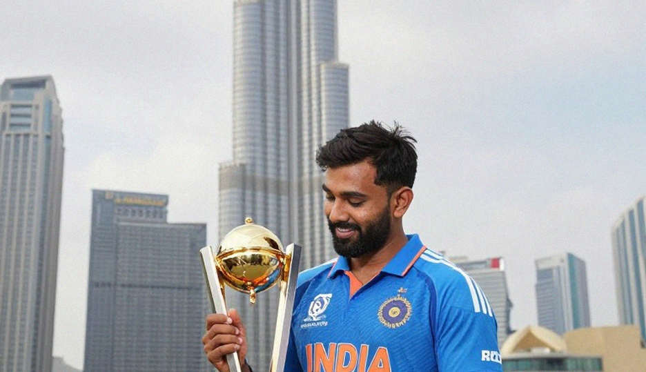 নামান ধীর কি শেষ করে দিয়েছেন? বিশ্বকাপজয়ীর বড় মন্তব্য আর টি-টোয়েন্টির আসল নির্বাচনী সমীকরণ