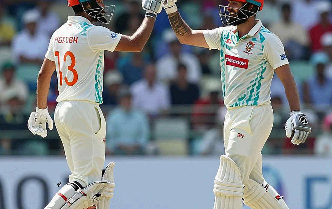 স্টিভ স্মিথের ঘাড়ের চোট: ৩৭ বছরের লড়াকু ব্যাটারের ওপর অস্ট্রেলিয়ার ভরসা কতটা টেকসই?