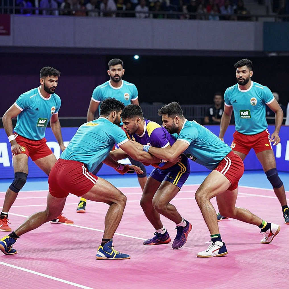 লাউডের দ্বিতীয় চ্যাম্পিয়নস, ১৪.৯ লাখ পিক দর্শক আর ১০ লাখ ডলার: ফরম্যাট বন্ধের আগে লেজারে যা লেখা রইল