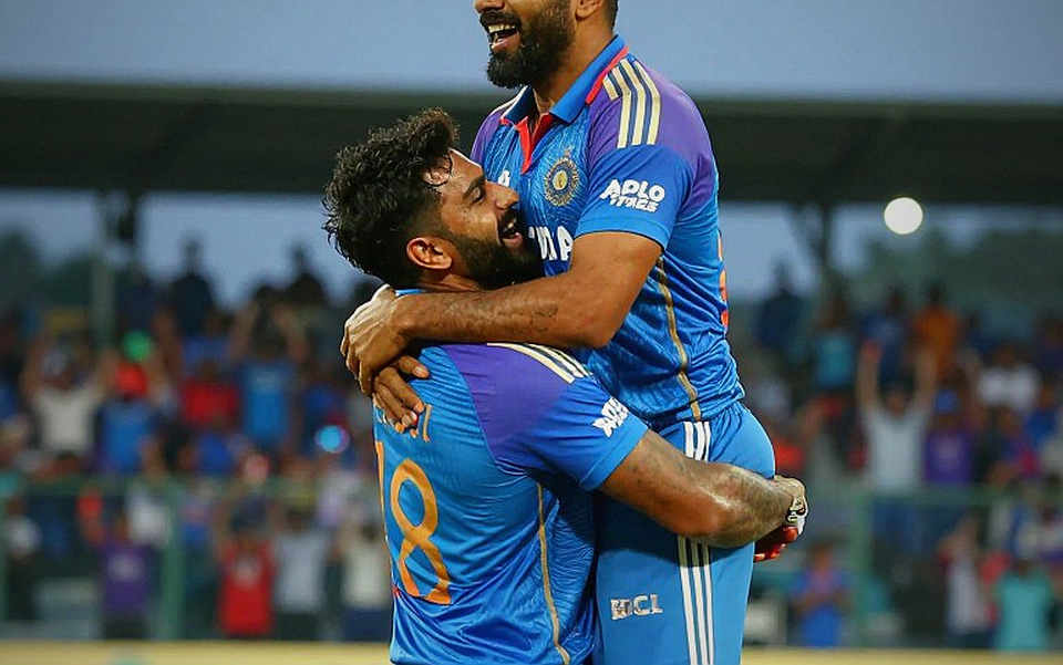 যখন স্কোরকার্ড খালি থাকে: এশীয় ক্রিকেটের তথ্যপ্রবাহ, গুজবের অর্থনীতি ও যাচাইয়ের শৃঙ্খলা